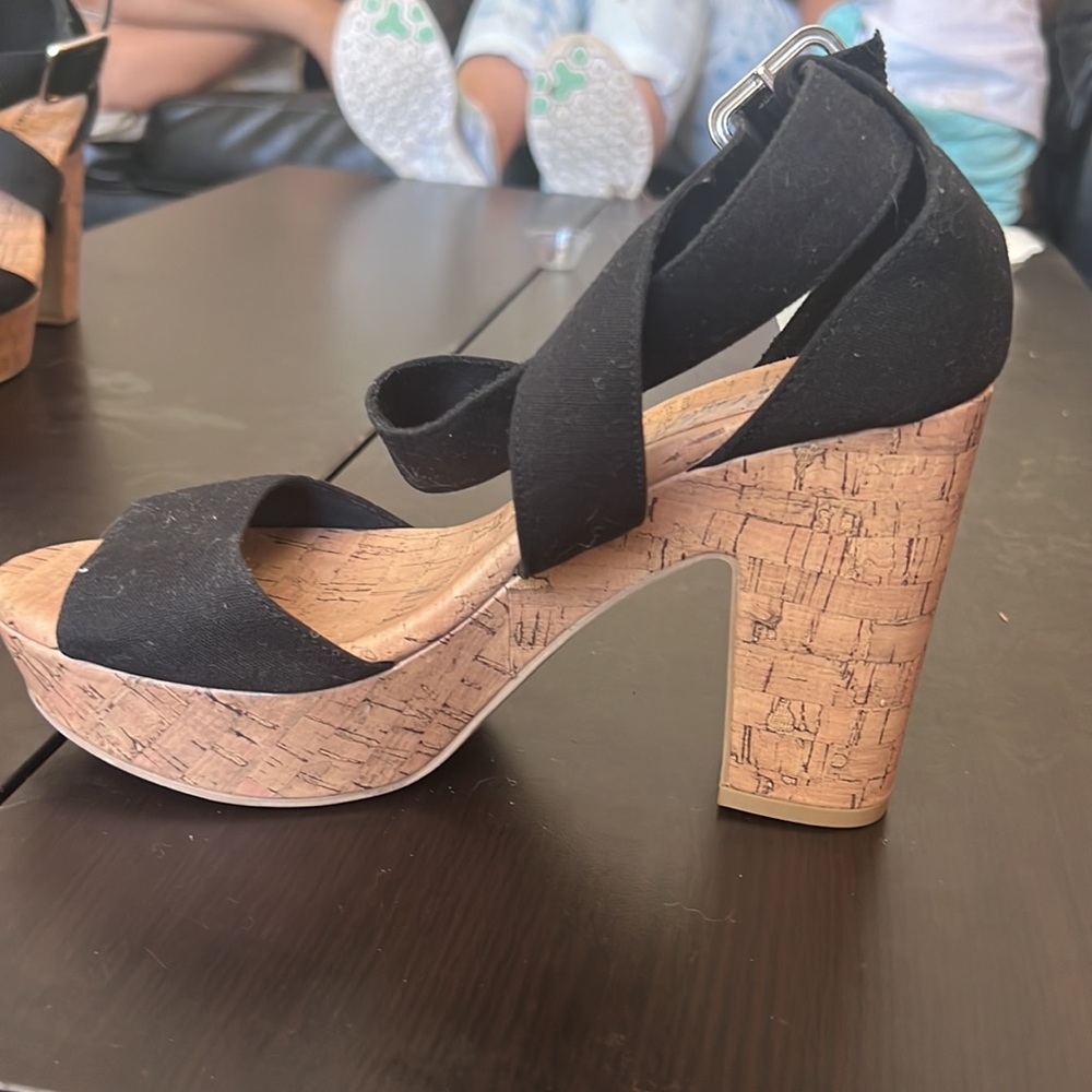 American eagle pumps - Picture 2 of 3